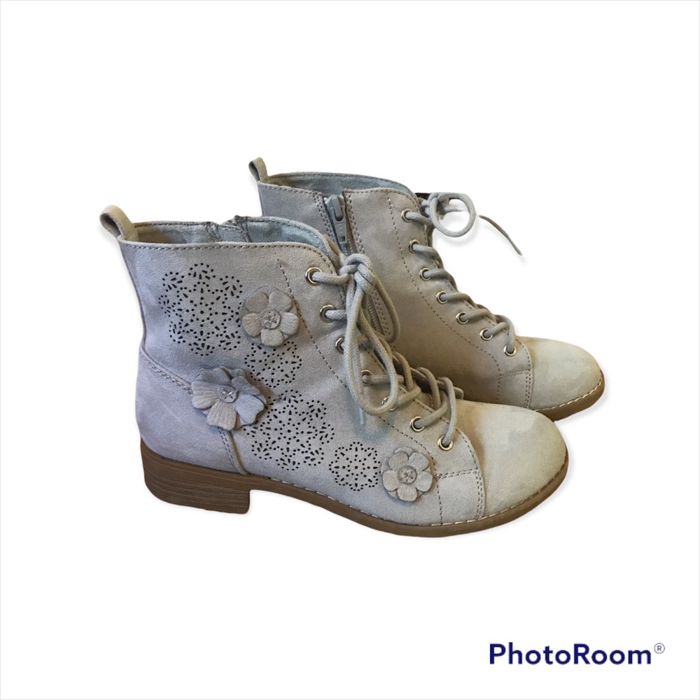 Grey Suede SO Ankle Bootie/Boot Block Heel Size 6.5